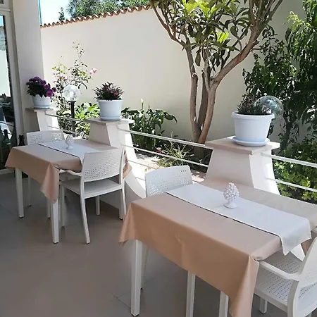 Sece - Luxury Frühstückspension 3*